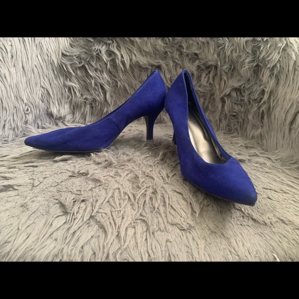 Blue suede shoes!